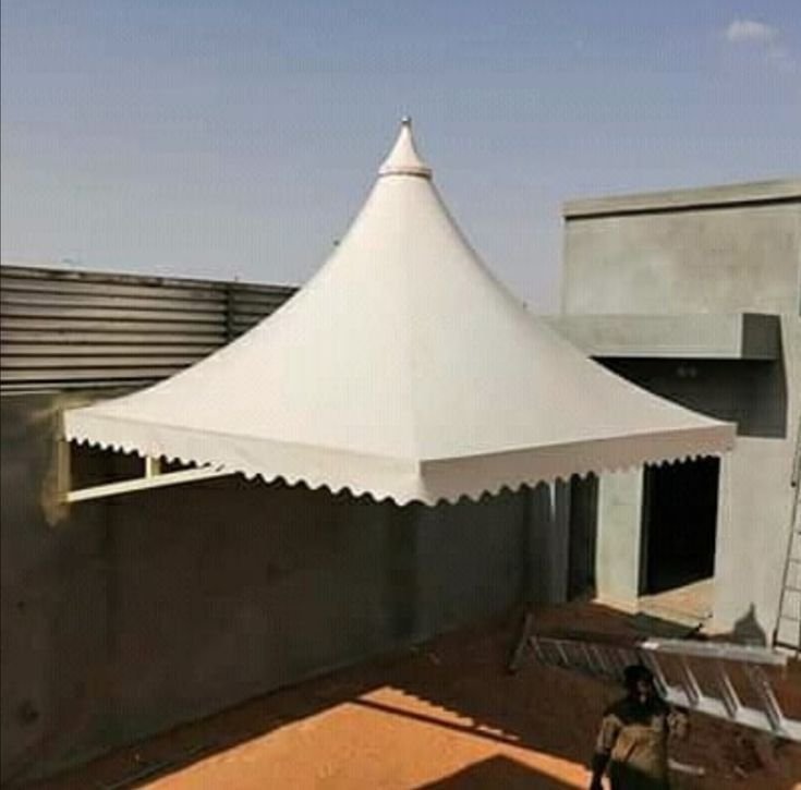 مظلات بسقف متحرك في الطائف 