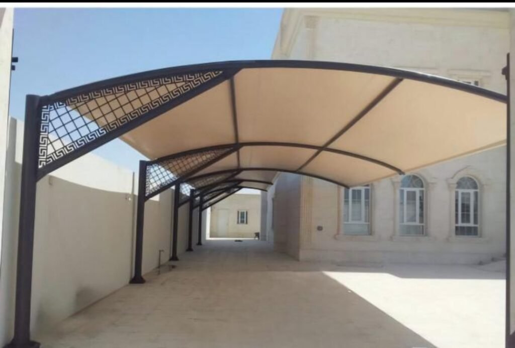 مظلات بأشكال مختلفة الطائف